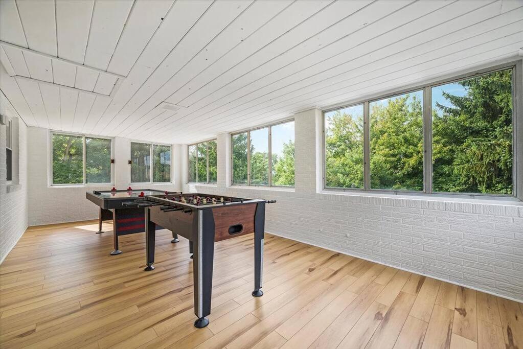 Сasa de vacaciones Stylish And Bright 4 Bedroom Home, Amazing Yard With Firepit, Game Pittsburgh