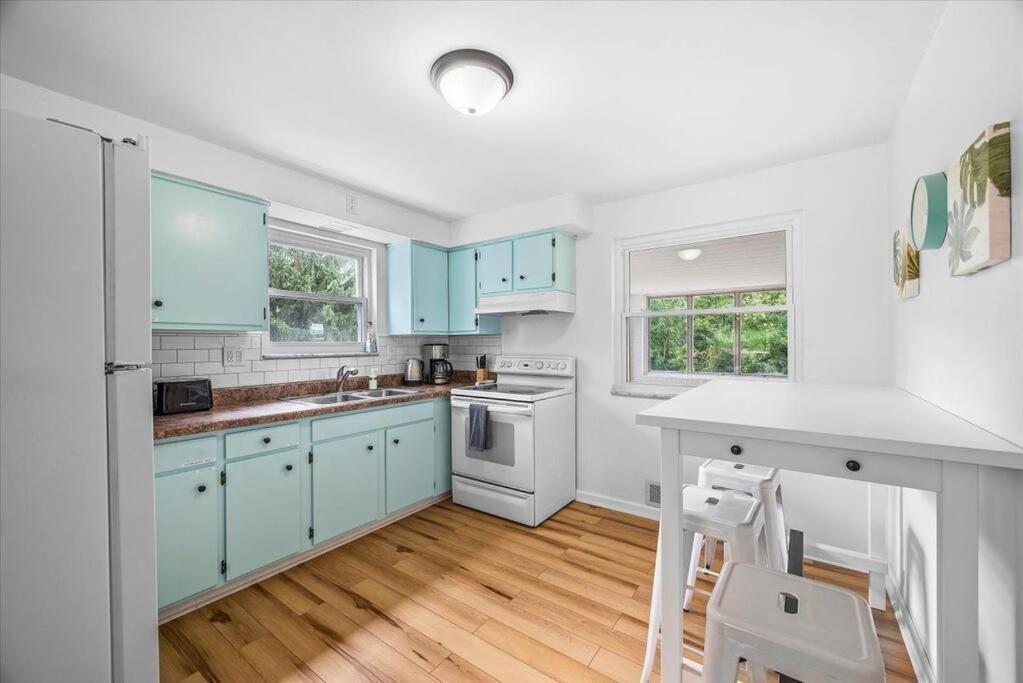 Сasa de vacaciones Stylish And Bright 4 Bedroom Home, Amazing Yard With Firepit, Game Pittsburgh